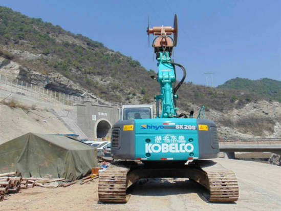 隧道安全專業高效拆除仰拱砌鋼筋砼雙鋸片液壓切割設備